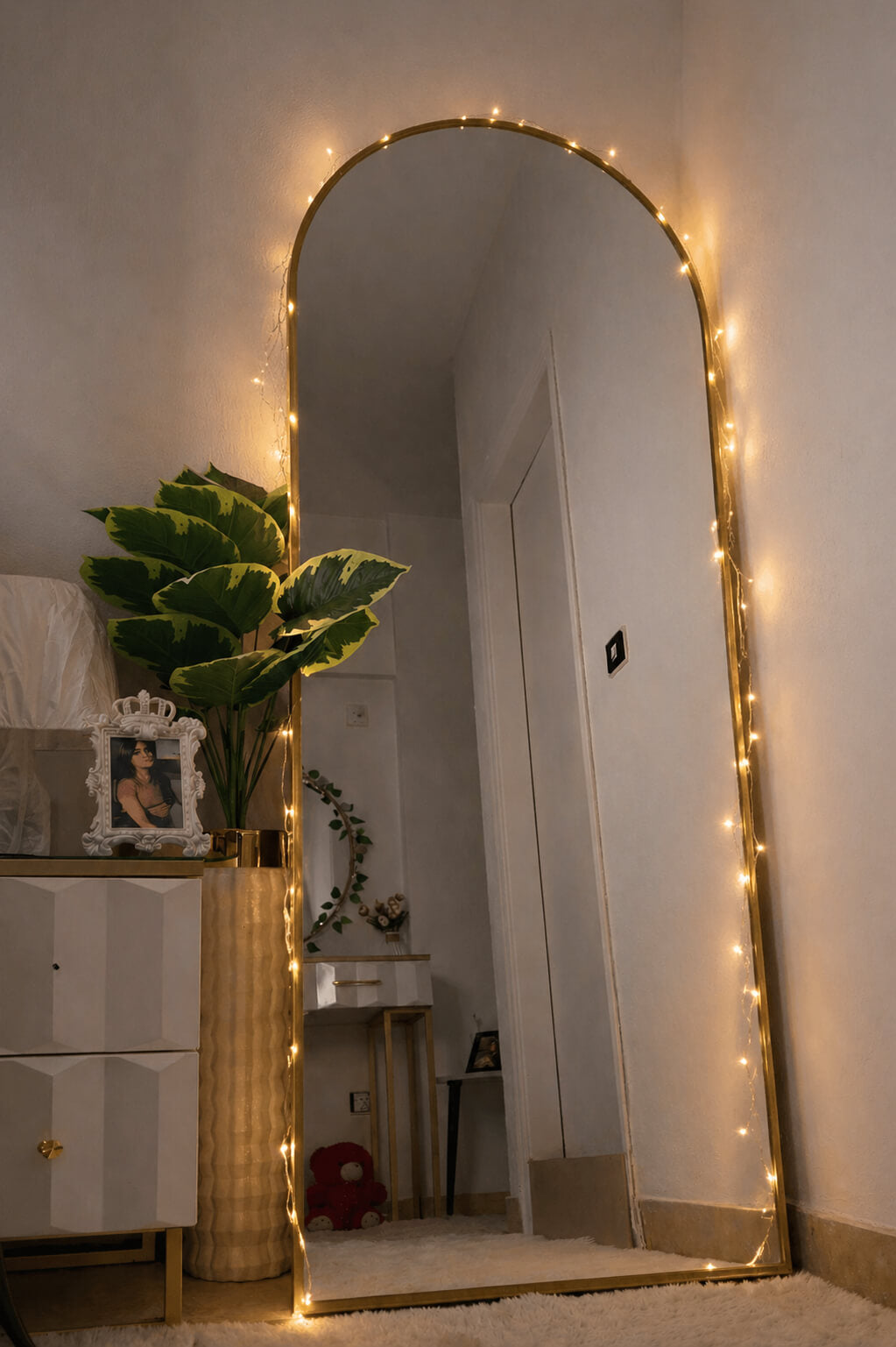 Luxury oval full-length mirror with stand for modern interiors