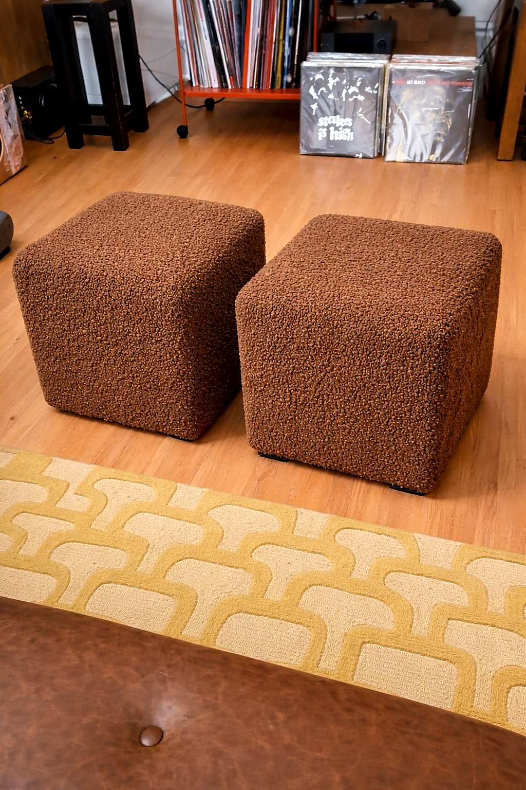 Bouclé Fabric Ottoman Stool – Modern Cube Footrest & Extra Seating (18×18 Inches)