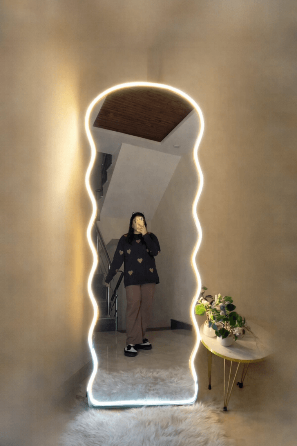 Luxury wavy full-length mirror with built-in LED lights, 6 x 2 ft