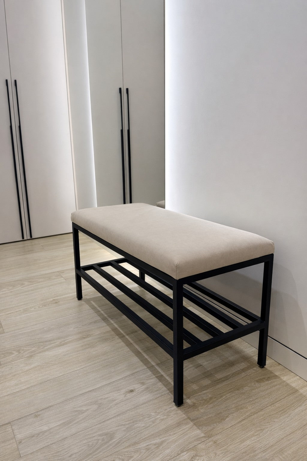 Metal Entryway Bench with Cushion & Shoe Rack – Modern Upholstered Design