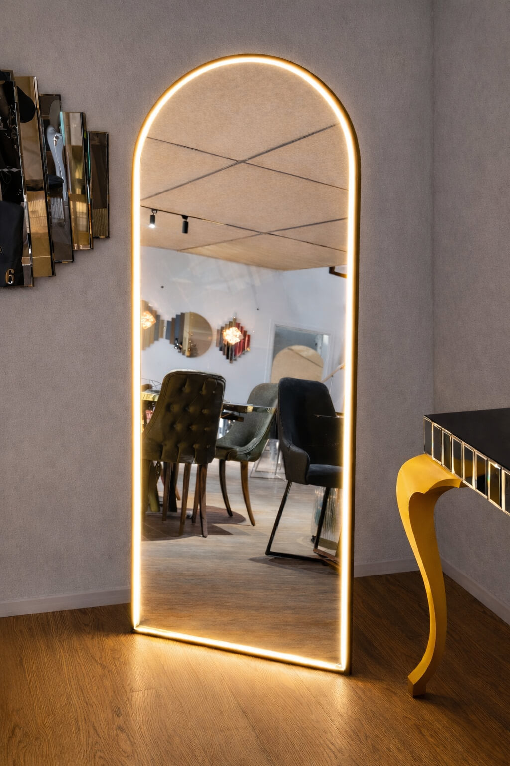 Luxury arched full-length mirror with LED light and wooden stand