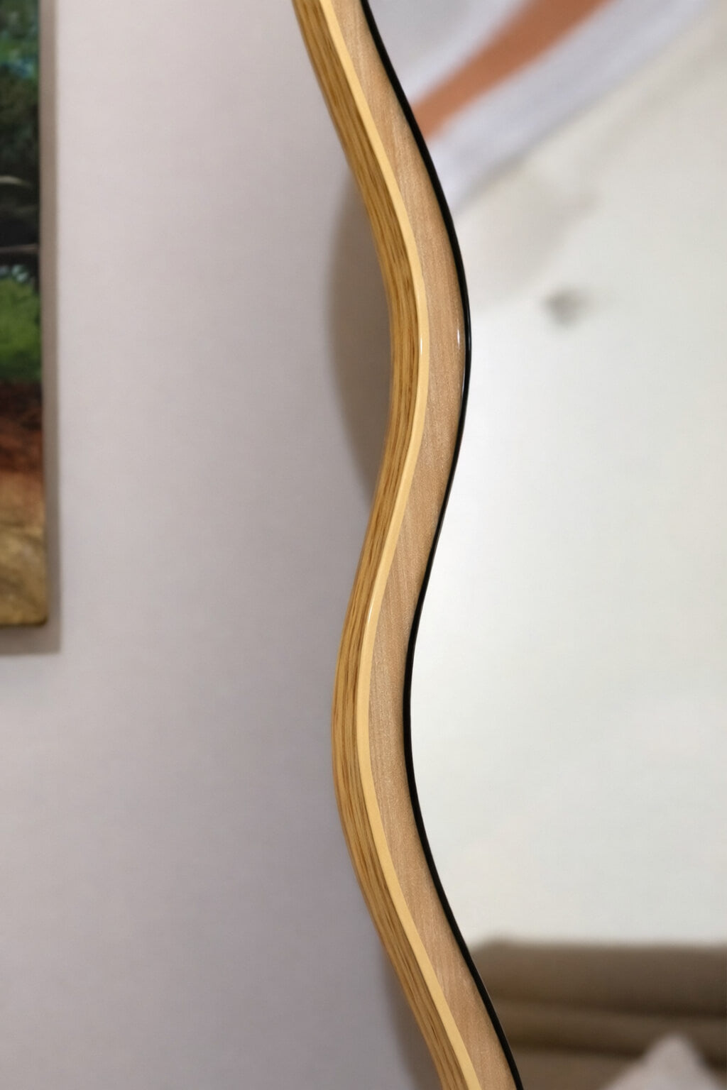 Luxury Wavy Floor Mirror 6×2 ft – Wooden Stand | Premium Finish