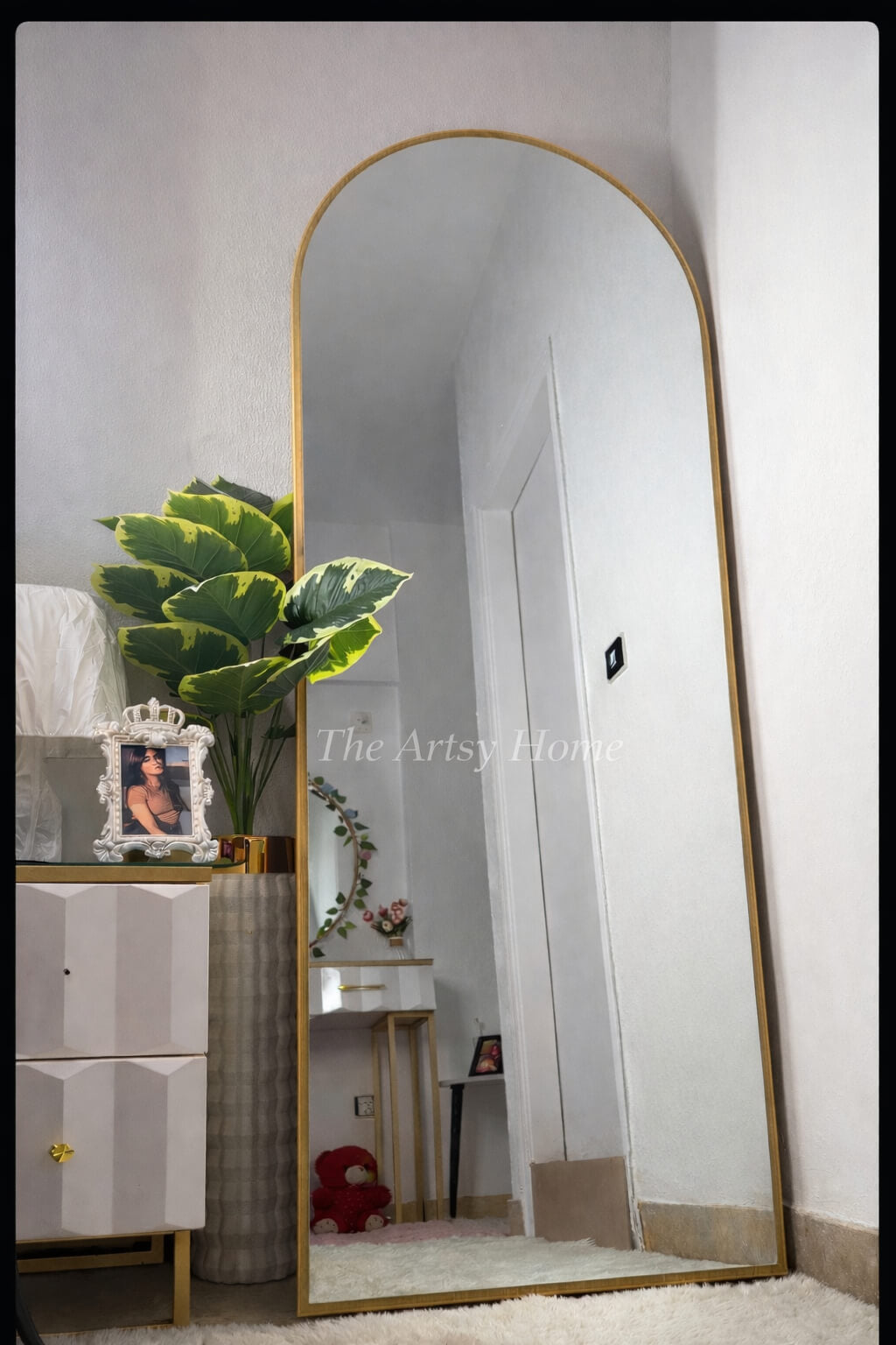 Luxury Oval Full-Length Mirror for Modern Interiors