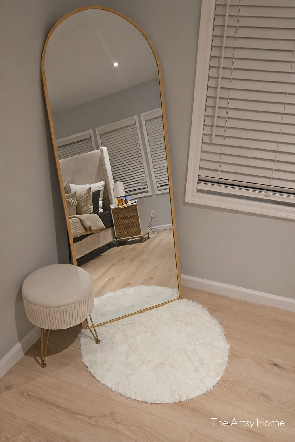 Modern Arched Full Length Mirror 6×2 Ft – Premium Wooden Frame Standing Mirror